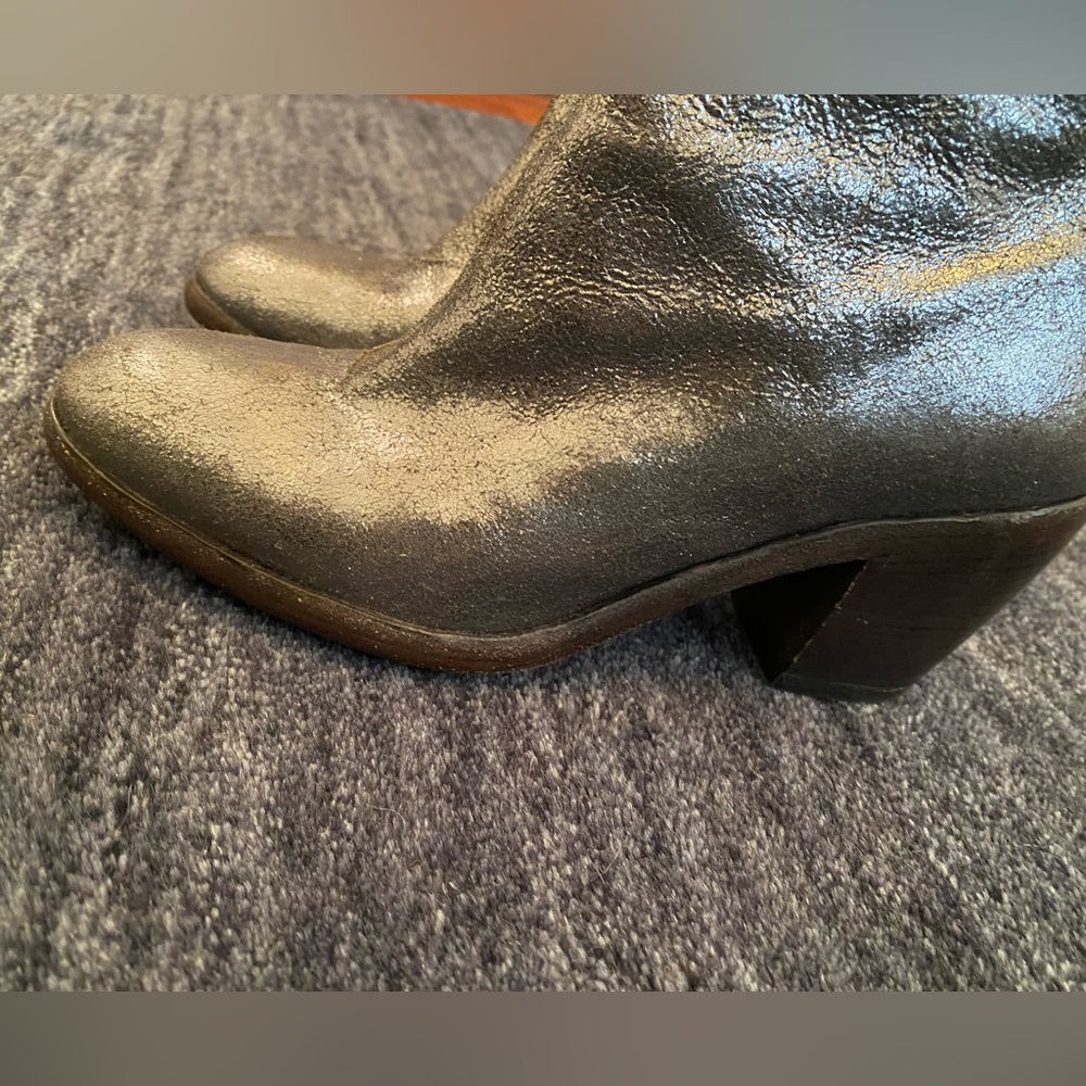 Gorgeous Italian booties! - Picture 4 of 4